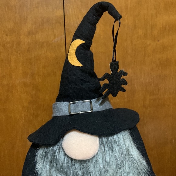 🎃WITCH GNOME WITH BROOM - SUPER CUTE! - Picture 3 of 11